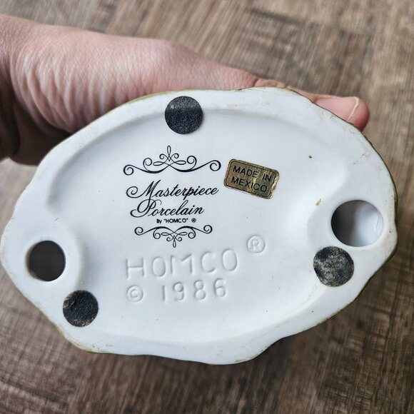 Vintage 1986 Homco Masterpiece Porcelain Squirrel In A Log Figurine - Picture 4 of 6